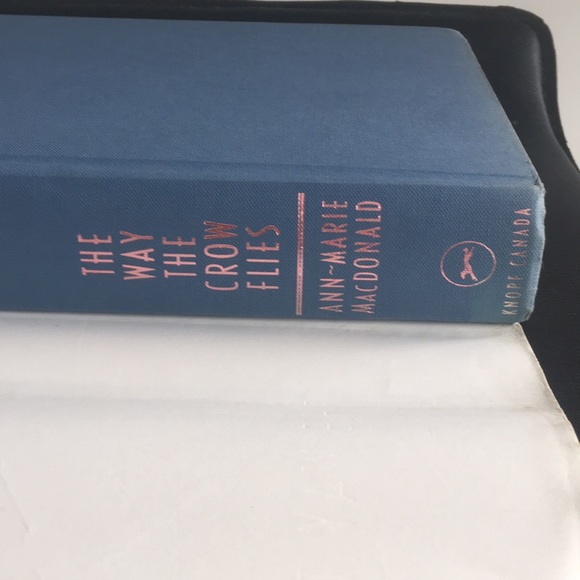 Ann-Marie Macdonald The Way the Crow Flies - Picture 3 of 8